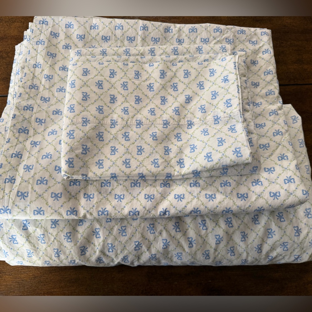 Laura Ashley Bow Trellis Cotton Percale Twin Sheet Set